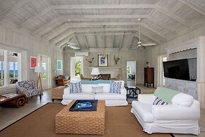 Waterfront Wonder: Cottage With Stunning Views