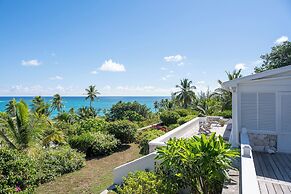 Waterfront Wonder: Cottage With Stunning Views