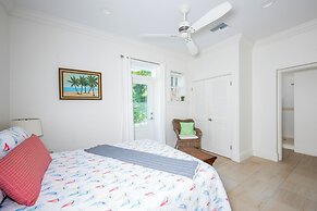 Waterfront Wonder: Cottage With Stunning Views