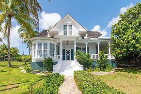 Tropical Bliss: Secluded Island Cottage