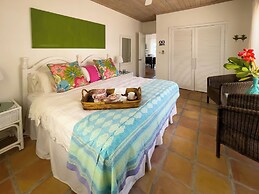 Tropical Bliss: Secluded Island Cottage