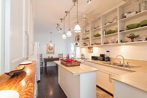 Captain'S Quarters: Restored Waterfront Home With Sunset Views