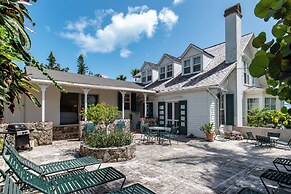 Captain'S Quarters: Restored Waterfront Home With Sunset Views