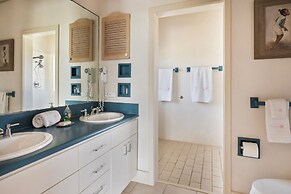 Windermere Paradise: Luxurious Estate With Amenities