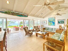 Coastal Haven: Newly Renovated Beachfront Cottage With Pool