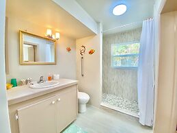 Coastal Haven: Newly Renovated Beachfront Cottage With Pool