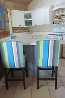 Poponi Cottage Paradise: Pink Sand Retreat