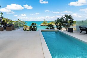 Modernized Beach House With Pool