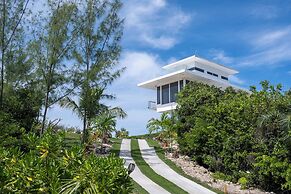 Modernized Beach House With Pool