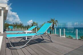 Banks Road Bliss: Relaxing Beachfront Cottage