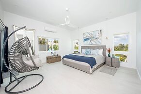 Banks Road Bliss: Relaxing Beachfront Cottage