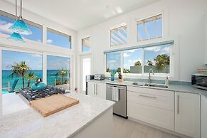 Banks Road Bliss: Relaxing Beachfront Cottage