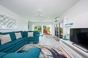 Banks Road Bliss: Relaxing Beachfront Cottage