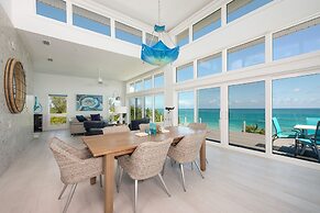 Banks Road Bliss: Relaxing Beachfront Cottage