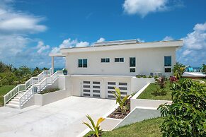 Banks Road Bliss: Relaxing Beachfront Cottage