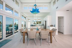 Banks Road Bliss: Relaxing Beachfront Cottage