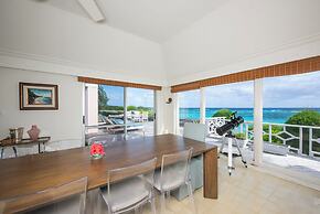 Cotton Bay Oasis: Grand Estate On Private Acres