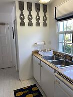Coastal Chic: Stylish Condo On Windermere Beach
