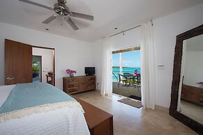 Seaside Sanctuary: Private Villa With Breathtaking Views