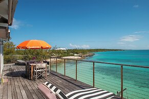 Seaside Sanctuary: Private Villa With Breathtaking Views