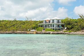 Seaside Sanctuary: Private Villa With Breathtaking Views