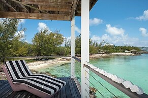 Seaside Sanctuary: Private Villa With Breathtaking Views