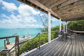 Seaside Sanctuary: Private Villa With Breathtaking Views