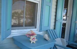 Island Serenity: Charming Watercolor Cottage Near Beach