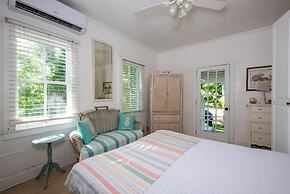 Island Serenity: Charming Watercolor Cottage Near Beach