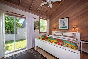 Island Serenity: Charming Watercolor Cottage Near Beach