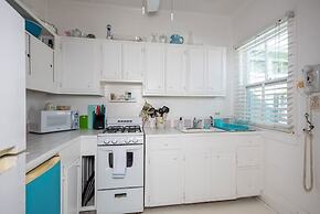 Island Serenity: Charming Watercolor Cottage Near Beach