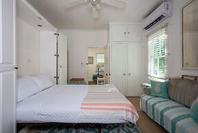 Island Serenity: Charming Watercolor Cottage Near Beach