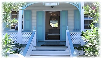 Island Serenity: Charming Watercolor Cottage Near Beach