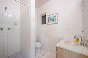 Pink Sands Retreat: Secluded Estate With Pool