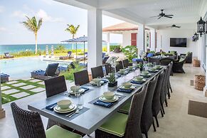 Island Haven: Oceanfront Retreat With Infinity Pool