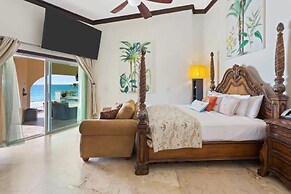 Beachfront Bliss: Private Retreat With Spectacular Views
