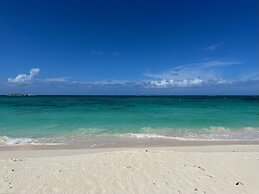 Tranquil Waters: Private Oceanfront Retreat