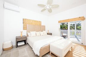 Tranquil Waters: Private Oceanfront Retreat