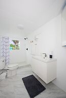 Beachfront Beauty: Luxury Estate With Infinity Pool And Spa