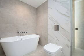 Apartment Unique by Renters Prestige