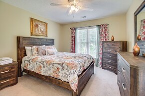 Spacious Richmond Hill Hideaway w/ Deck!