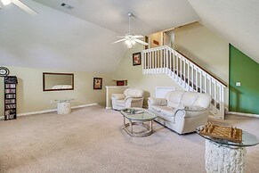 Spacious Richmond Hill Hideaway w/ Deck!