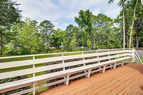 Spacious Richmond Hill Hideaway w/ Deck!