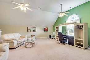 Spacious Richmond Hill Hideaway w/ Deck!