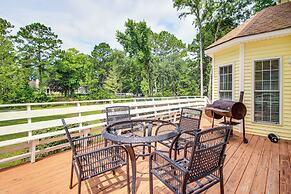 Spacious Richmond Hill Hideaway w/ Deck!