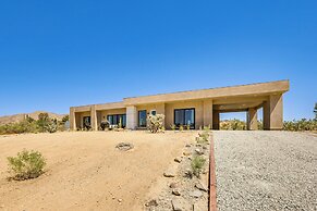 ~ 10 Mi to Joshua Tree: Luxe Yucca Valley Home