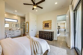 ~ 10 Mi to Joshua Tree: Luxe Yucca Valley Home