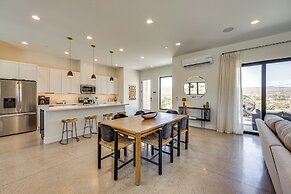 ~ 10 Mi to Joshua Tree: Luxe Yucca Valley Home