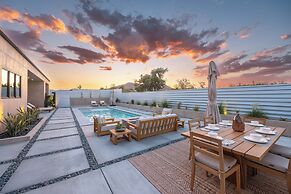 ~ 10 Mi to Joshua Tree: Luxe Yucca Valley Home