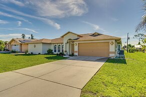 Port Charlotte Home ~ 3 Mi to Beach & Harbor!